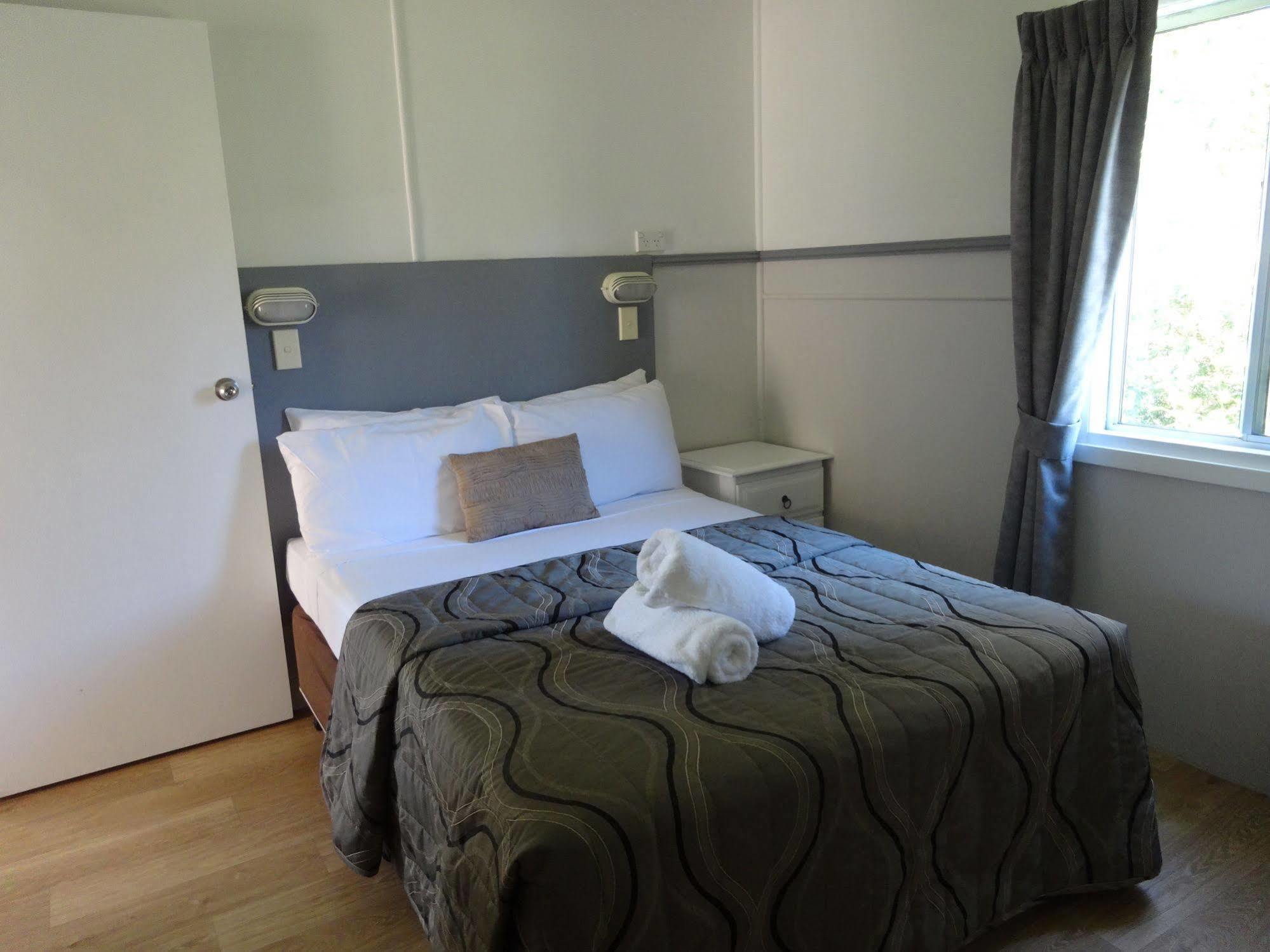 Caseys Beach Holiday Park Sunshine Bay Eksteriør billede