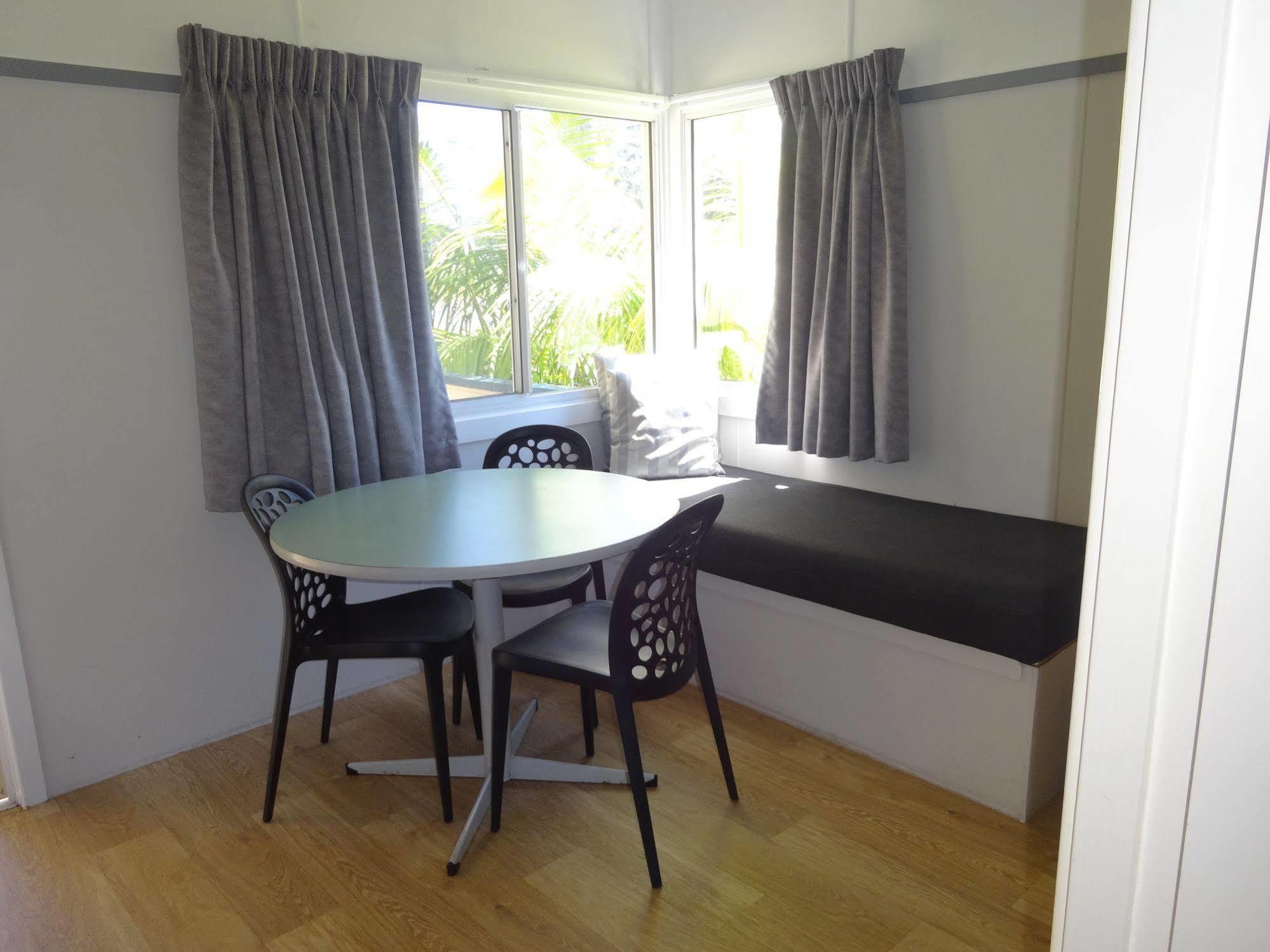 Caseys Beach Holiday Park Sunshine Bay Eksteriør billede