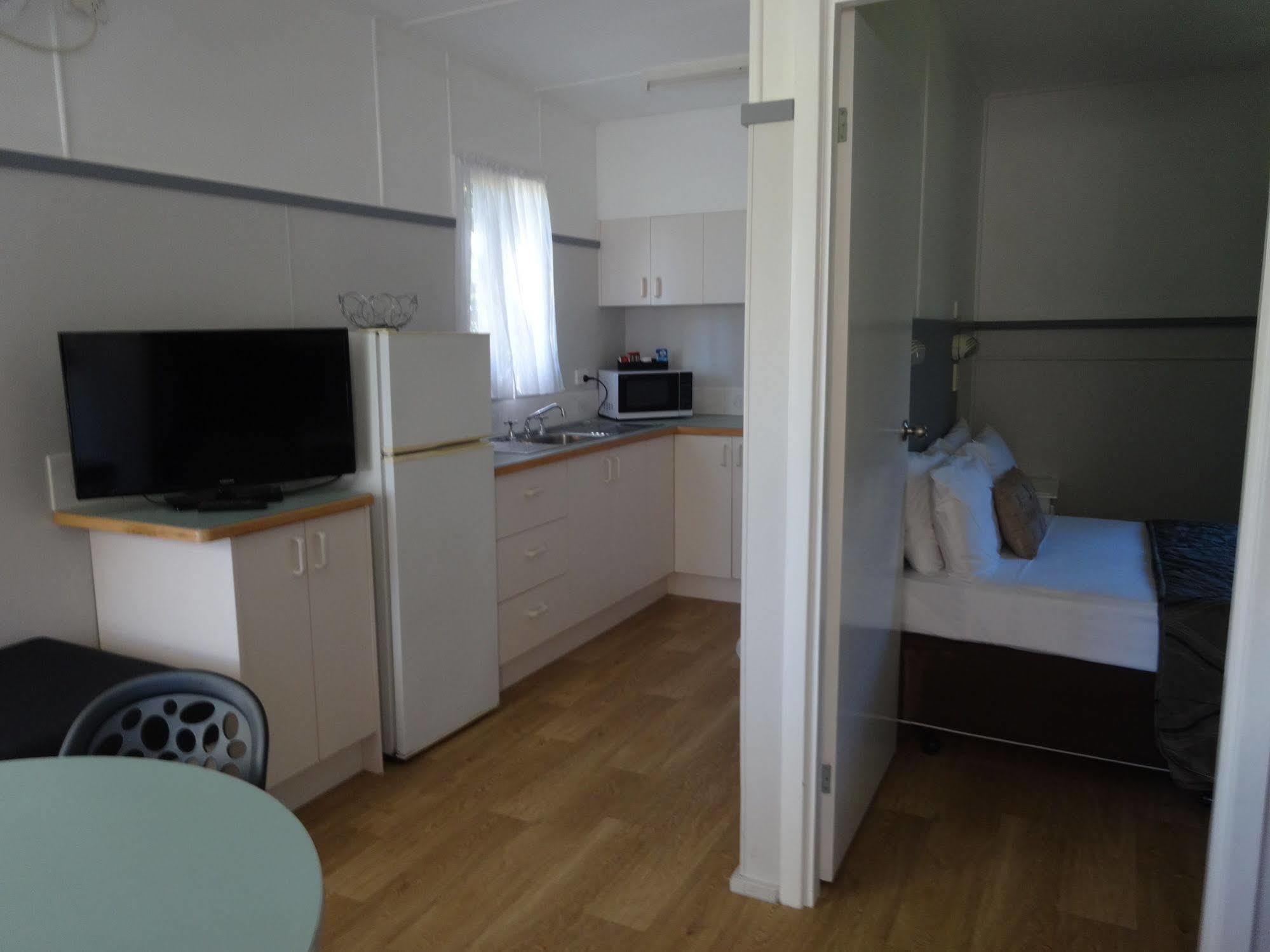 Caseys Beach Holiday Park Sunshine Bay Eksteriør billede