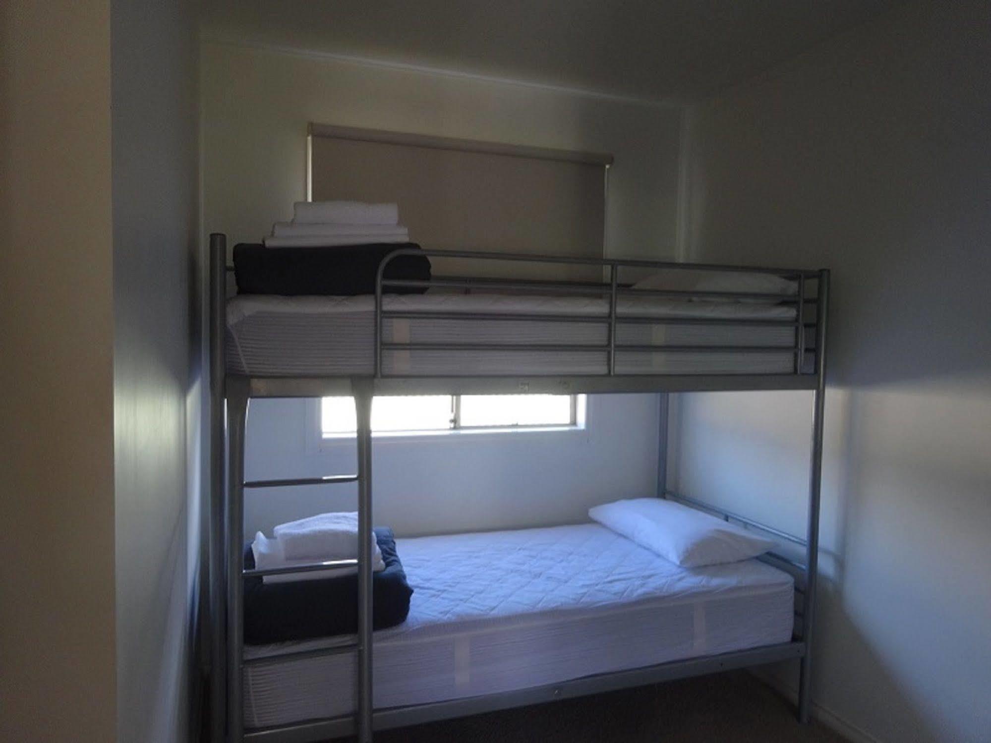 Caseys Beach Holiday Park Sunshine Bay Eksteriør billede